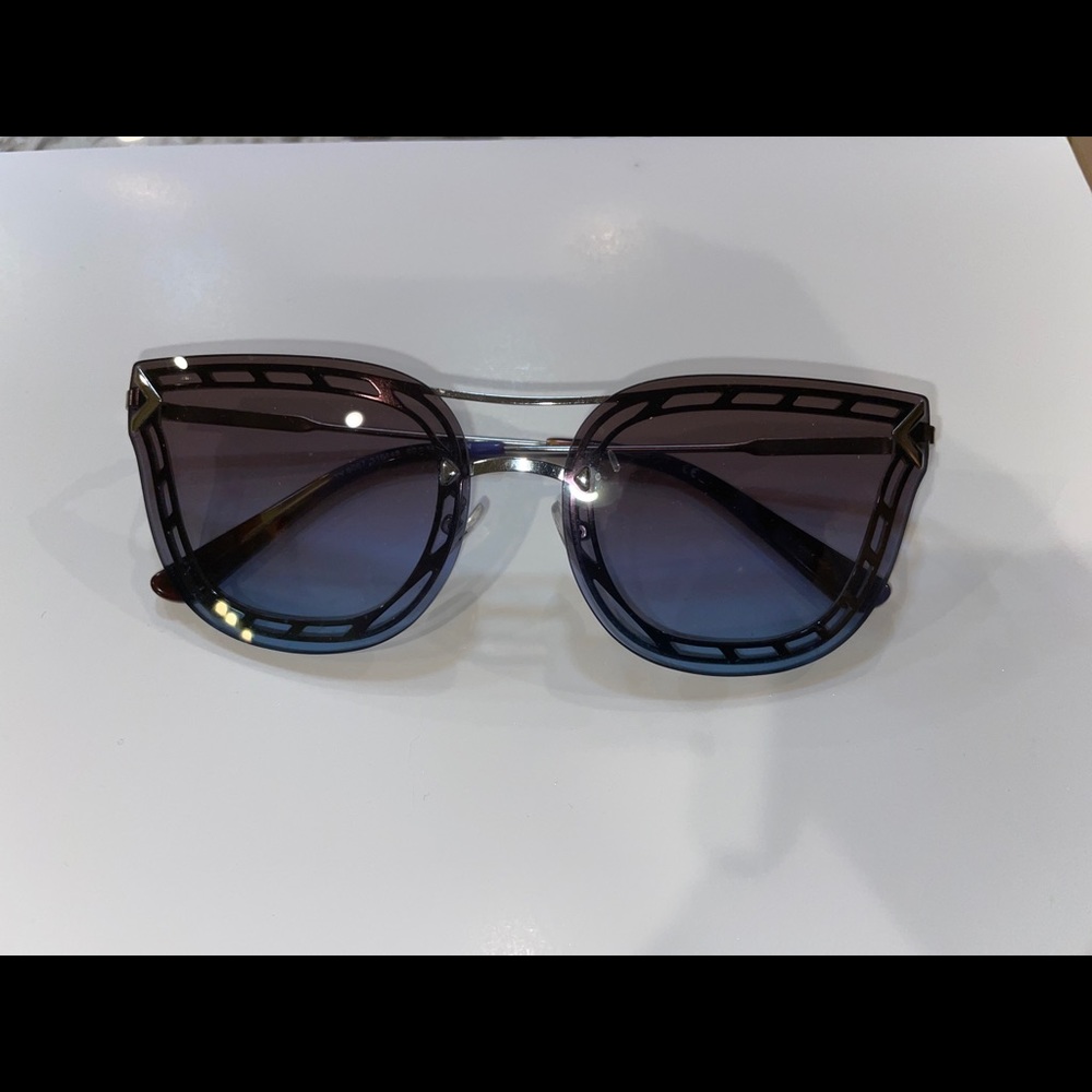 Tory Burch TY6067 3161/48 Blue/ Silver Gradient Sunglasses with generic case EUC